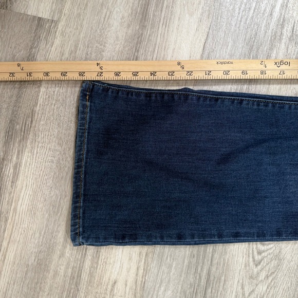 Signature Levi Strauss Mid-Rise Bootcut Jeans Women's Plus‎ Size Dark Wash Sz 18 - Picture 11 of 11